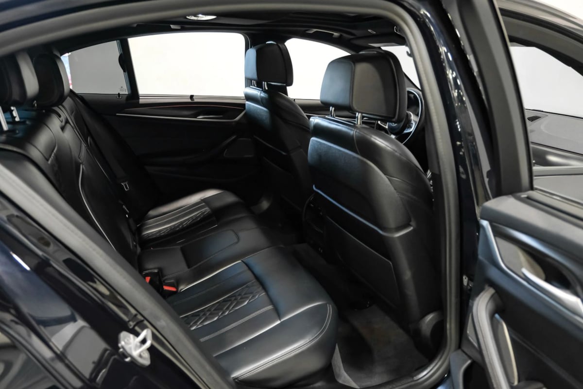 BMW 5 Series photo 34