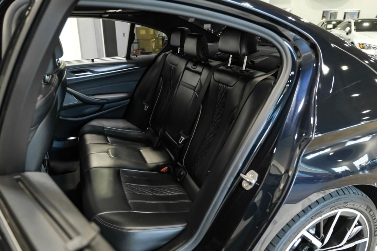 BMW 5 Series photo 36