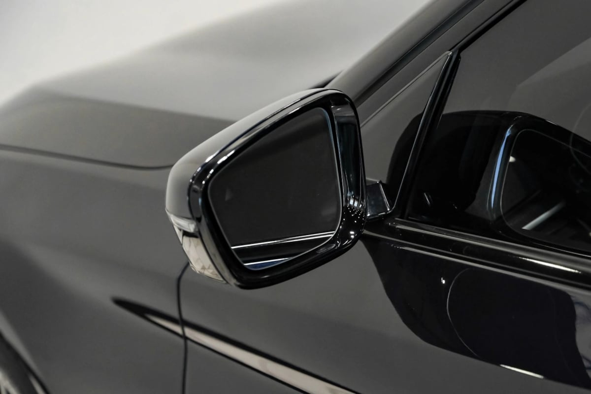 BMW 5 Series photo 38