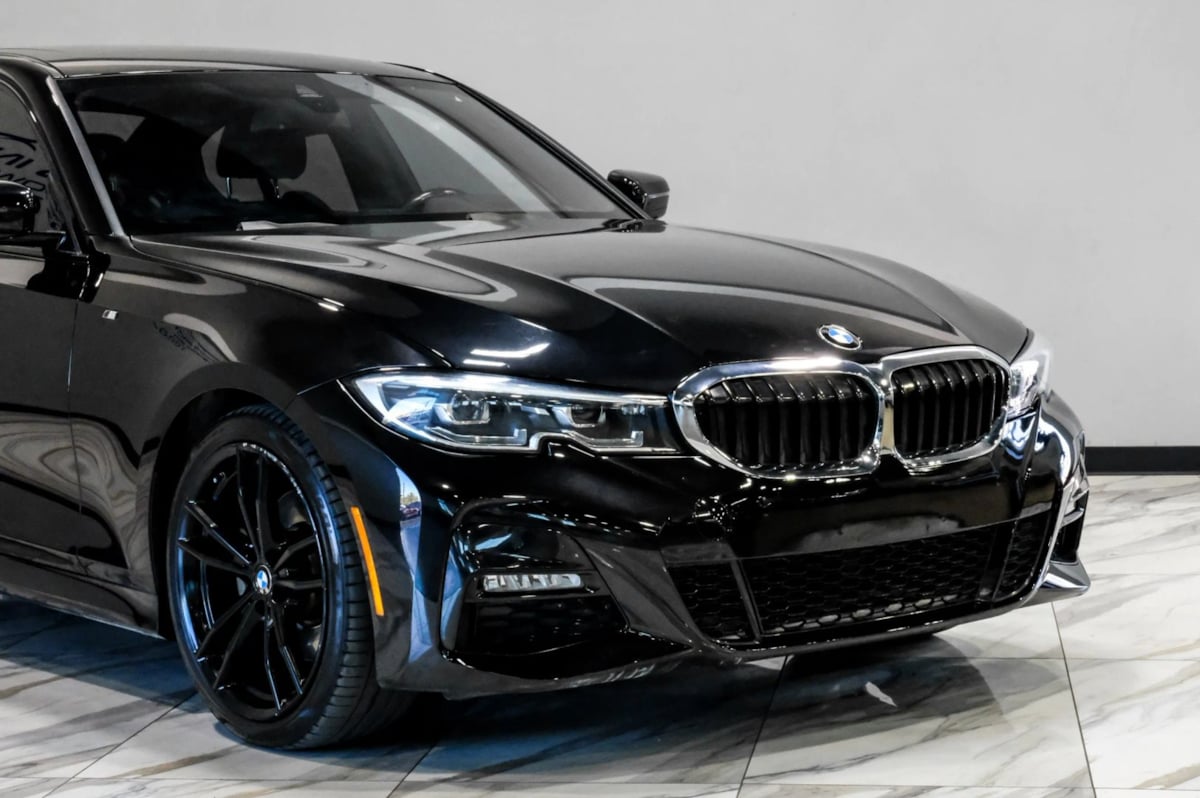 Photo 10 of this BMW 3 Series