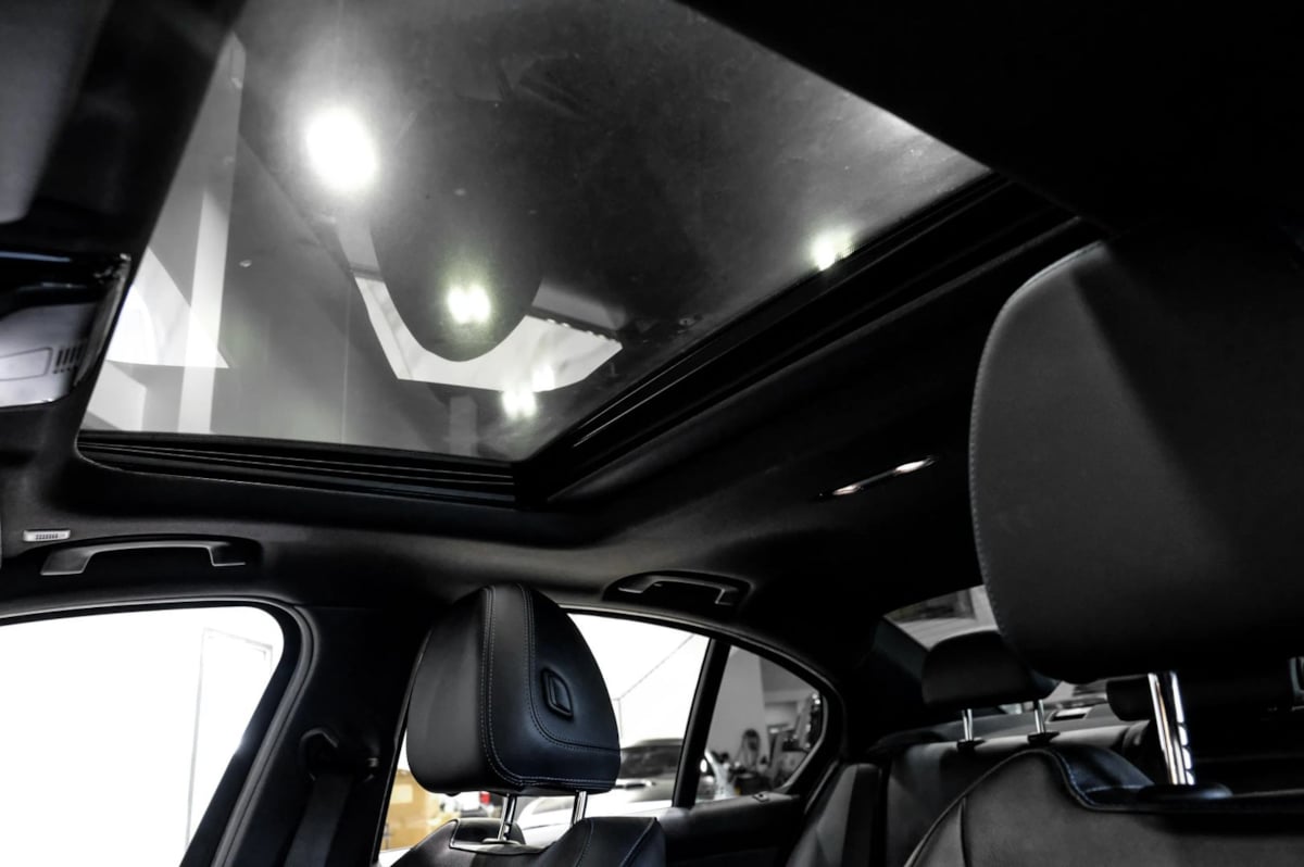 Photo 6 of this BMW 3 Series