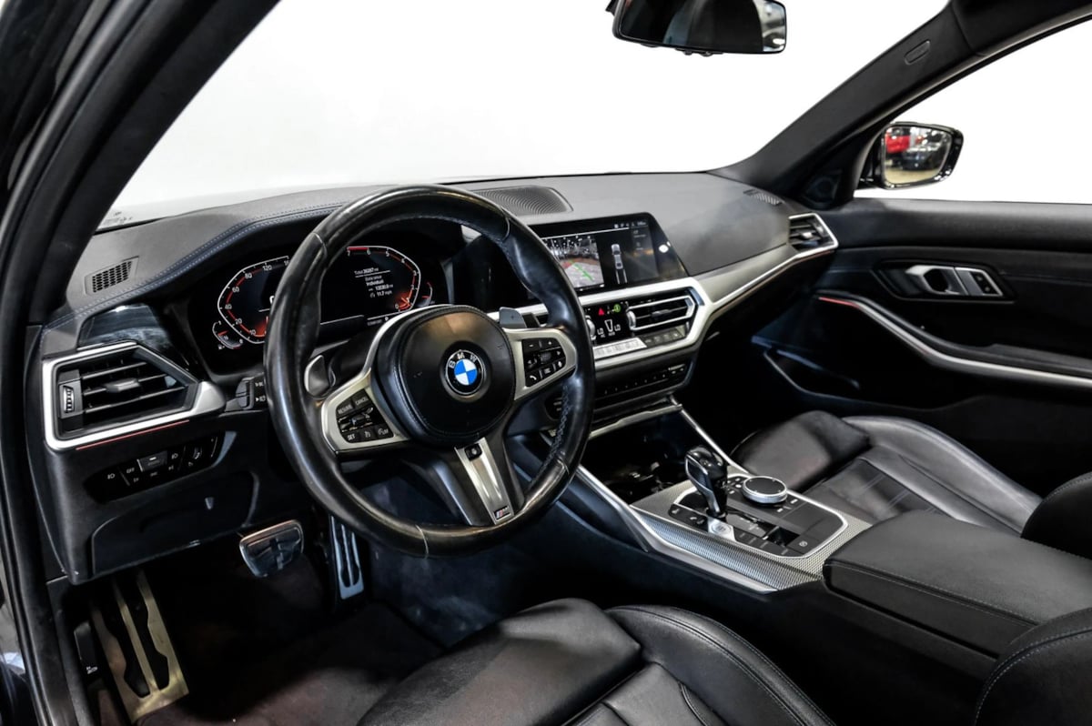 Photo 4 of this BMW 3 Series