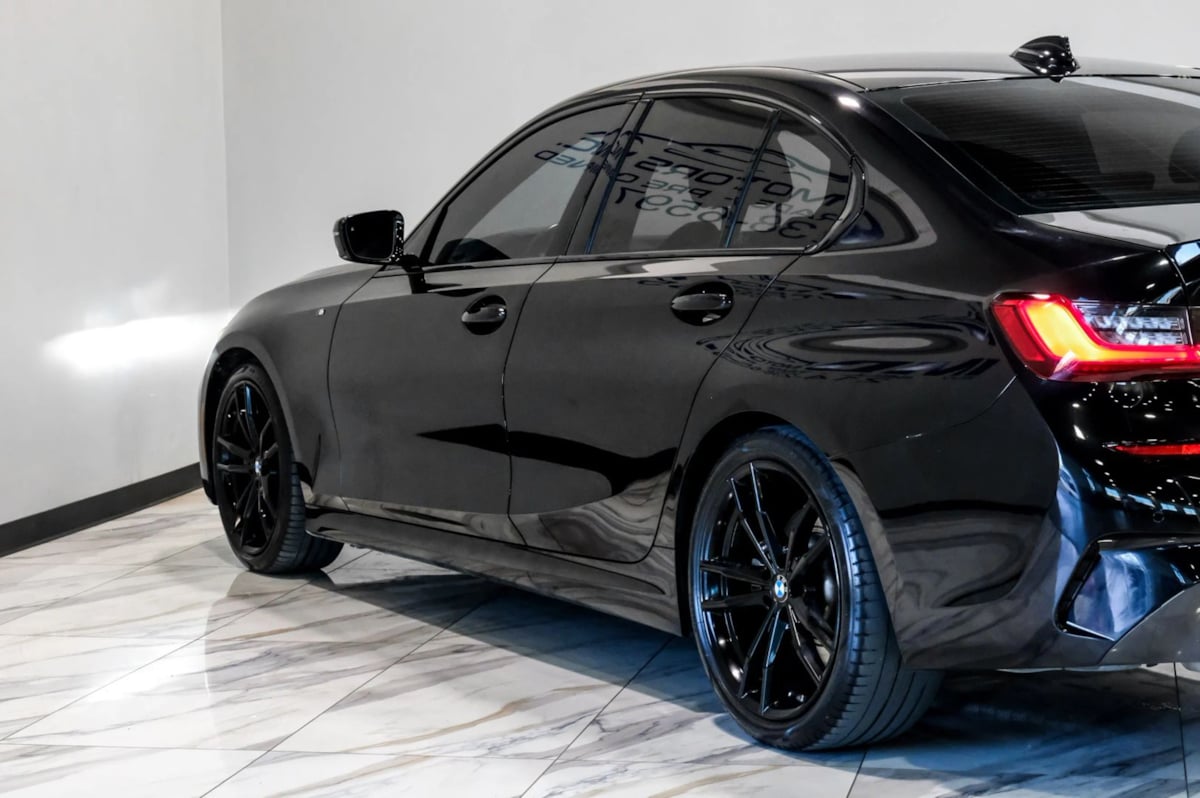 Photo 15 of this BMW 3 Series