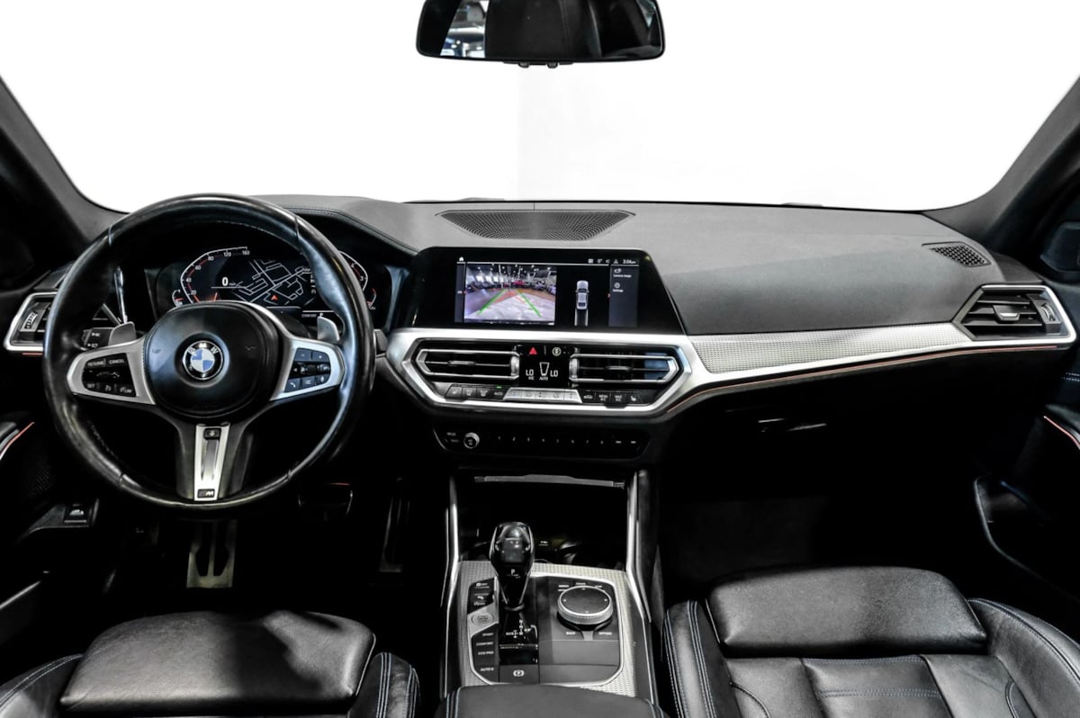 Photo 21 of this BMW 3 Series