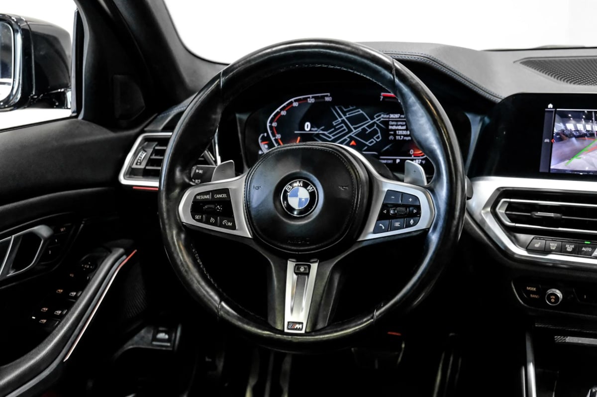 Photo 24 of this BMW 3 Series