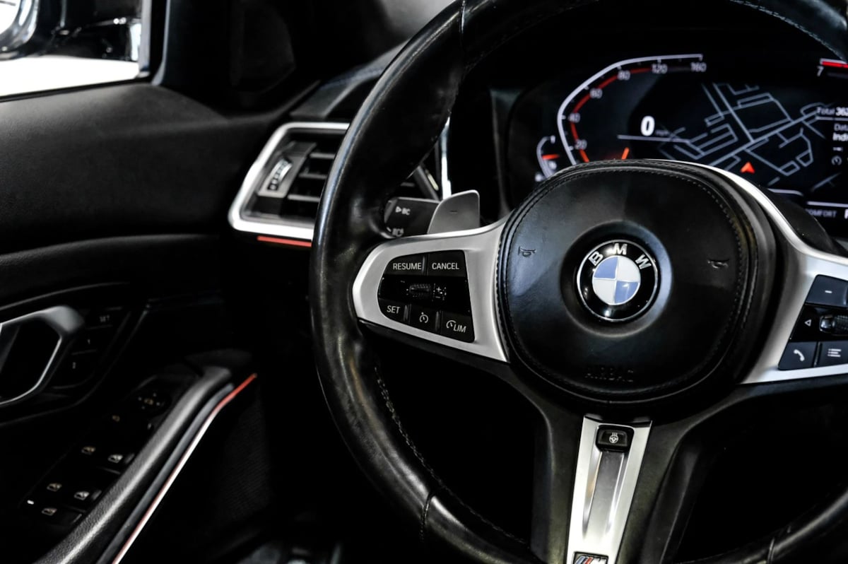 Photo 25 of this BMW 3 Series