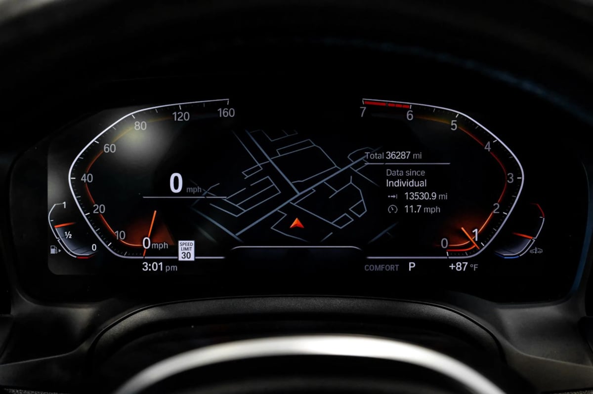 Photo 27 of this BMW 3 Series