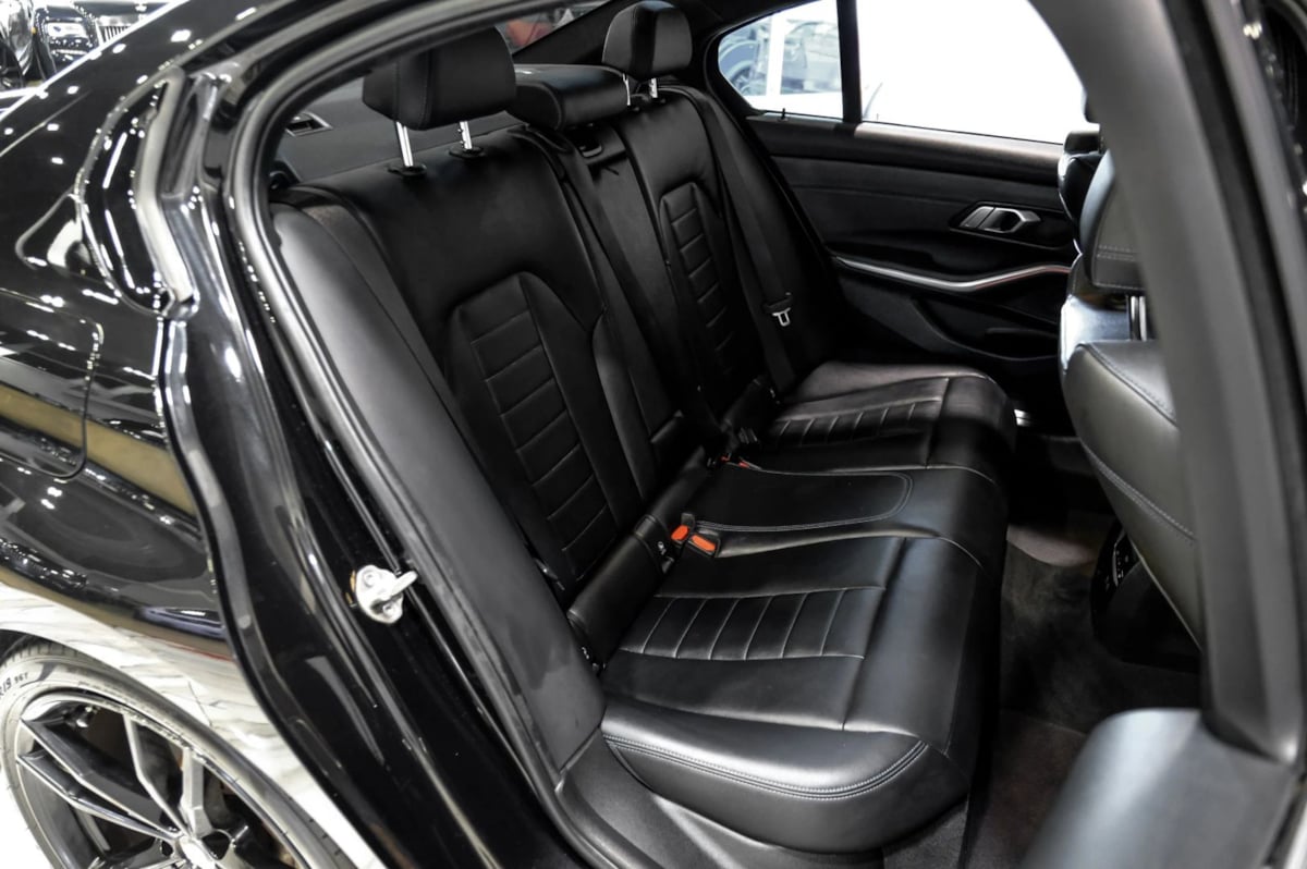 Photo 49 of this BMW 3 Series