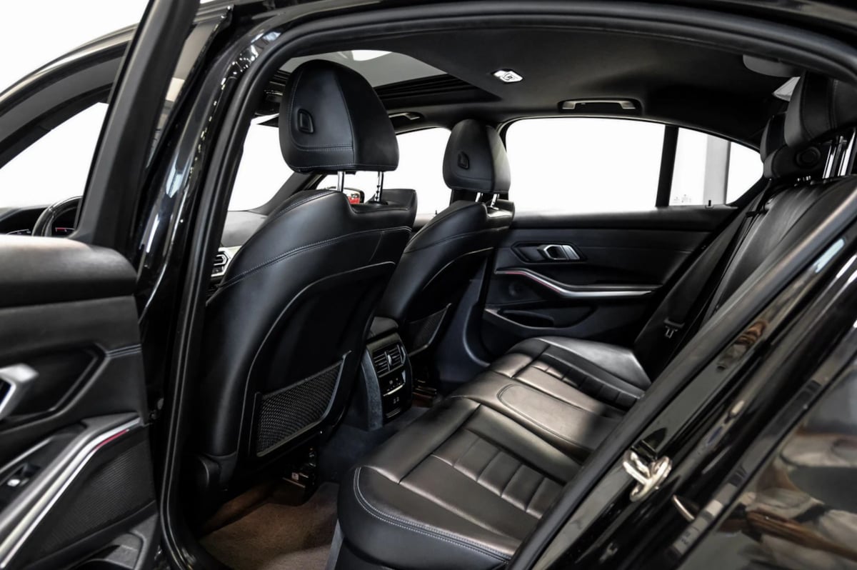 Photo 52 of this BMW 3 Series