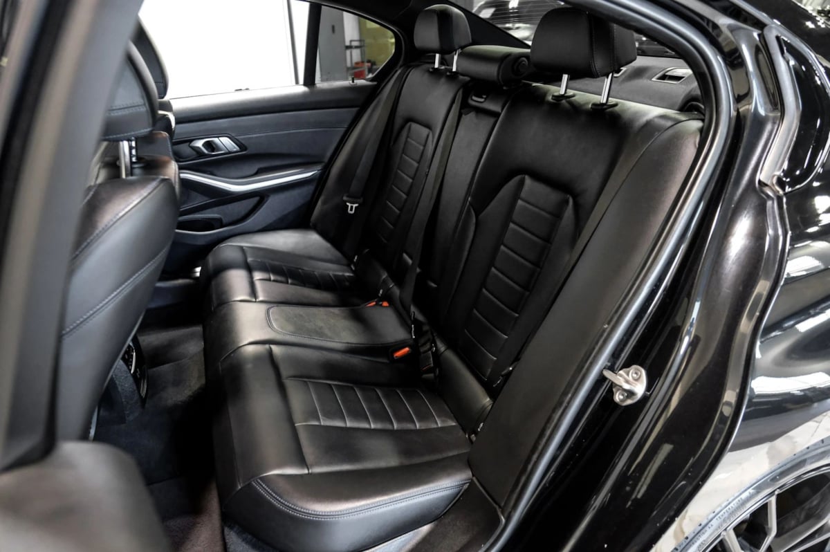 Photo 53 of this BMW 3 Series