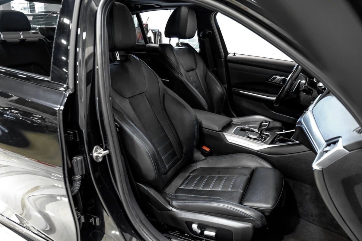 Photo 48 of this BMW 3 Series