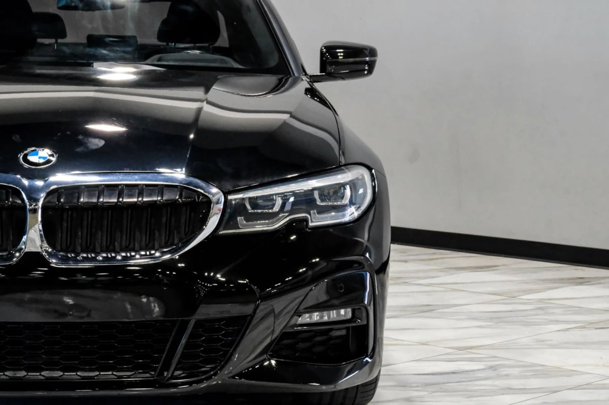 Photo 61 of this BMW 3 Series