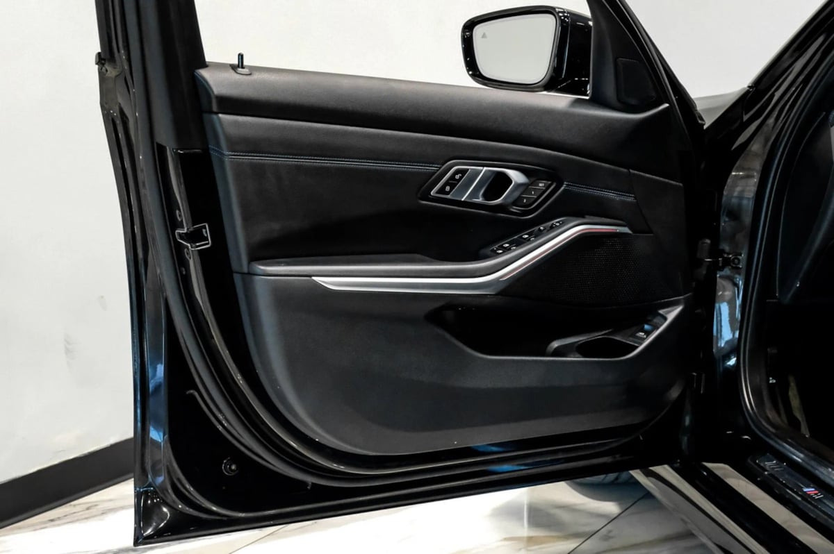 Photo 56 of this BMW 3 Series