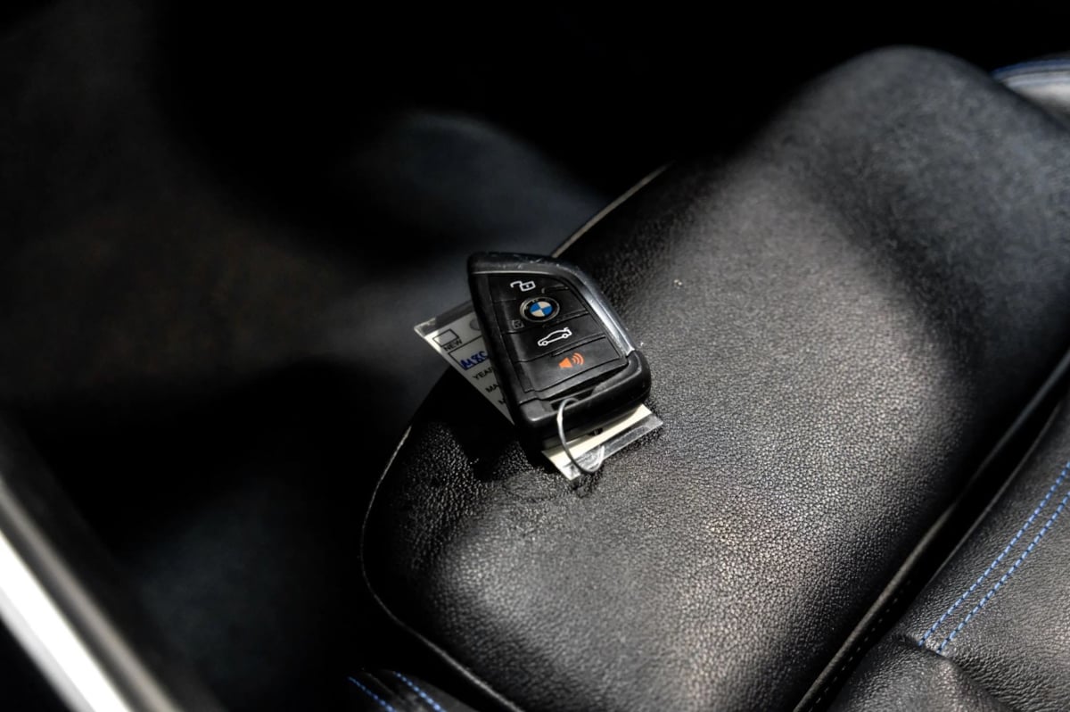 Photo 75 of this BMW 3 Series