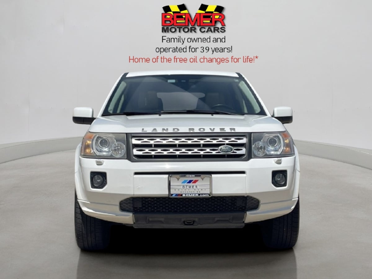 2012 Land Rover LR2 HSE photo 5