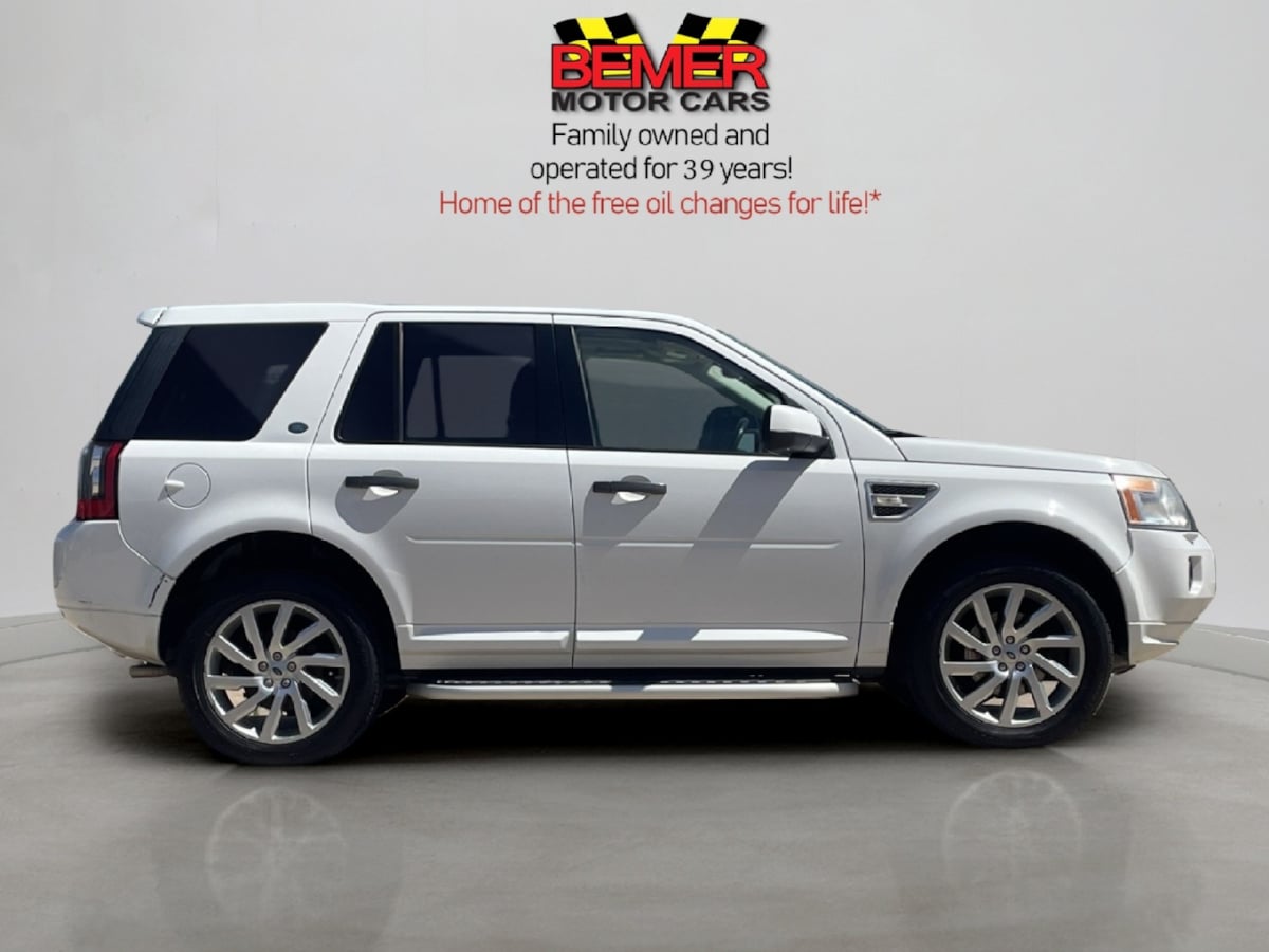 2012 Land Rover LR2 HSE photo 7