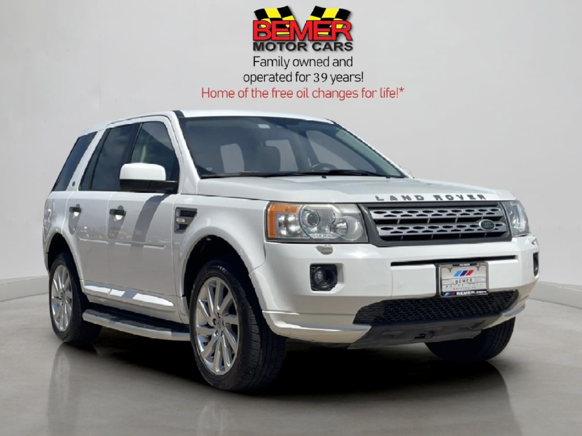 2012 Land Rover LR2 HSE photo 8