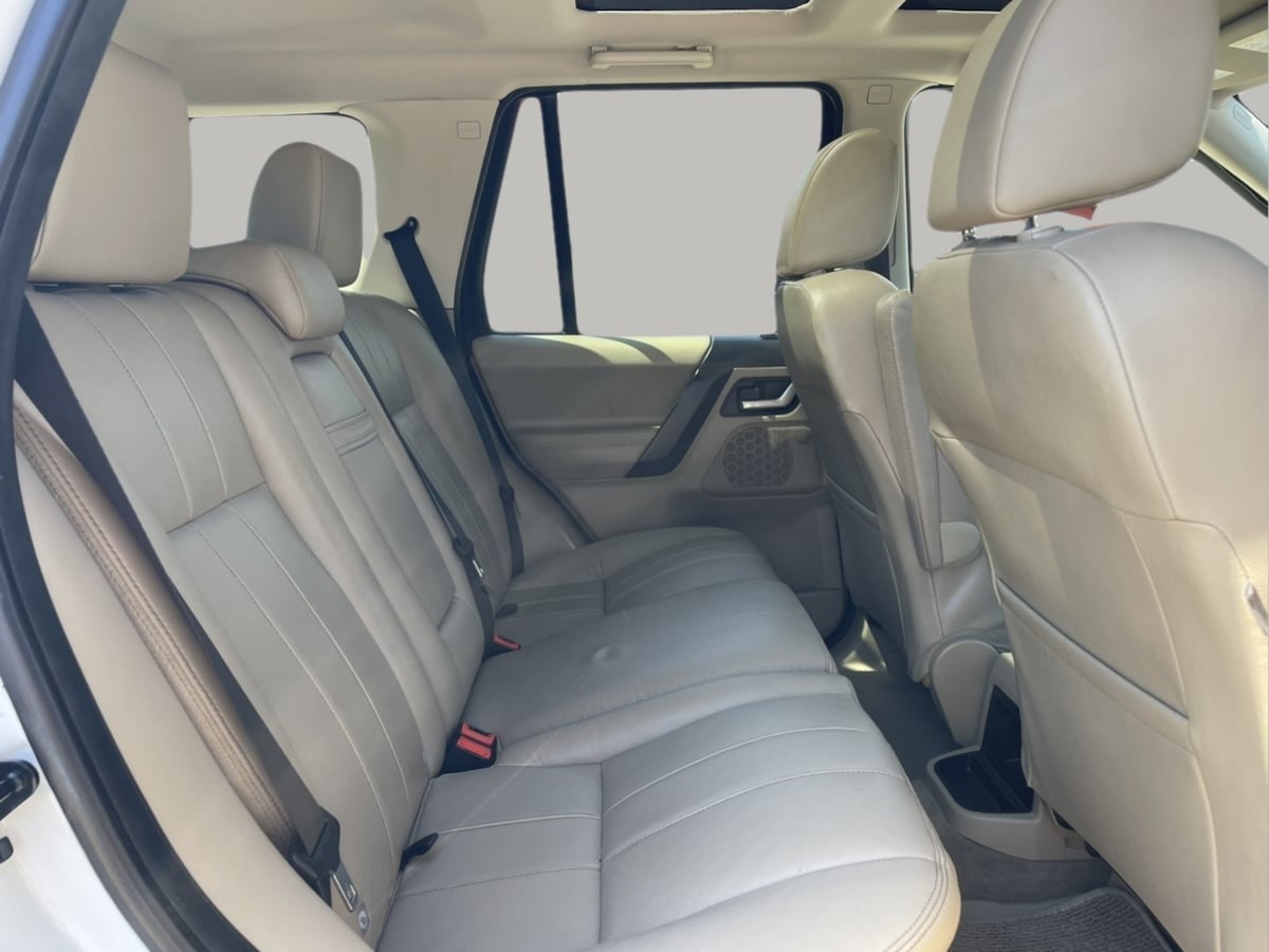 2012 Land Rover LR2 HSE photo 21