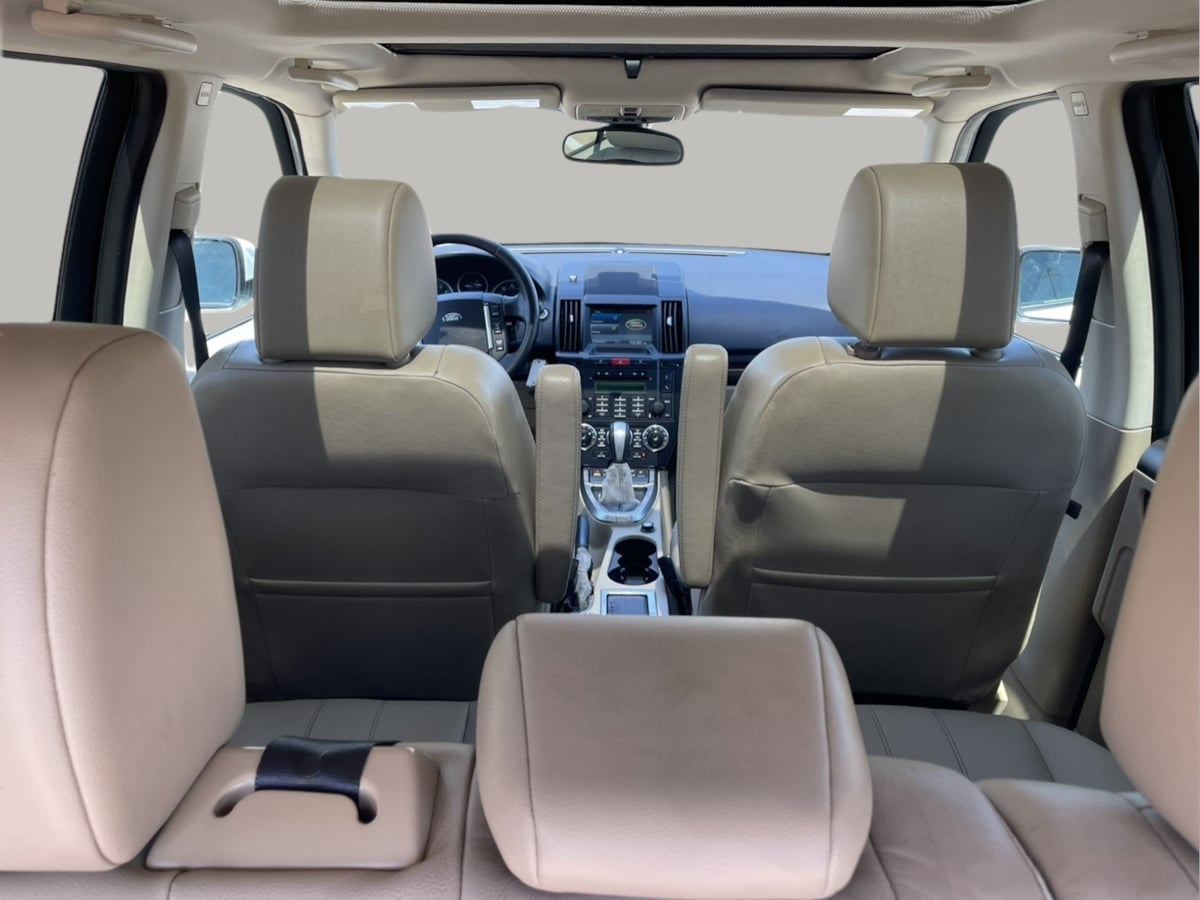 2012 Land Rover LR2 HSE photo 23