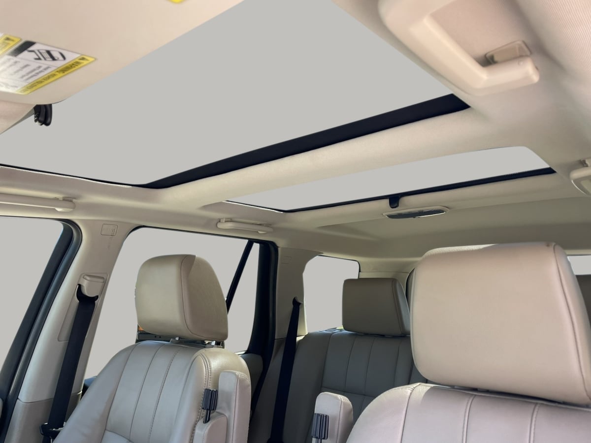 2012 Land Rover LR2 HSE photo 27