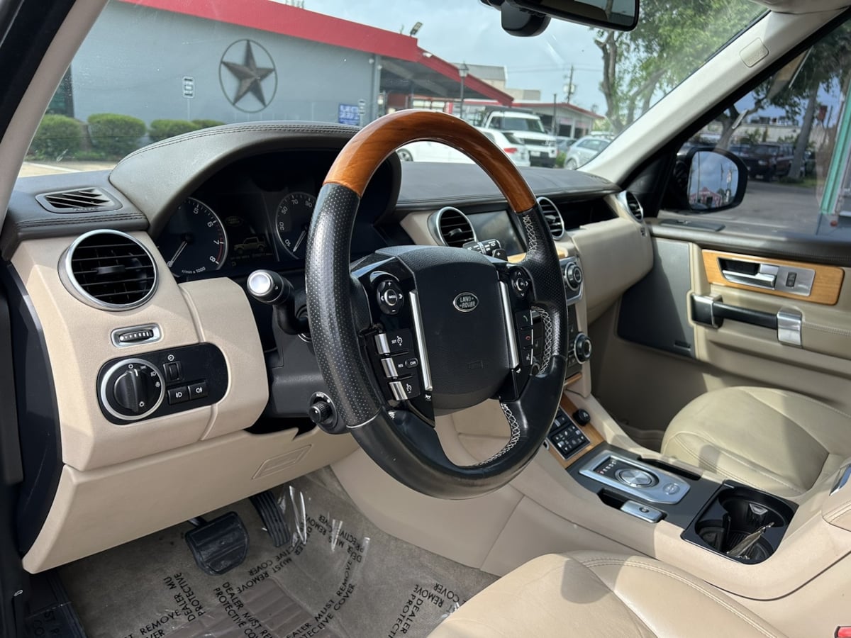 2015 Land Rover LR4 HSE LUX photo 11