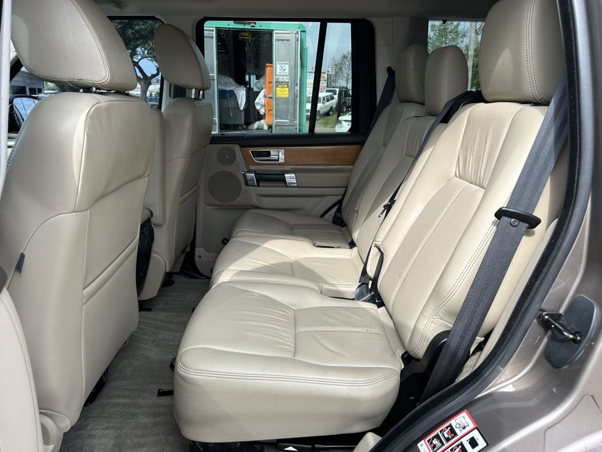 2015 Land Rover LR4 HSE LUX photo 14