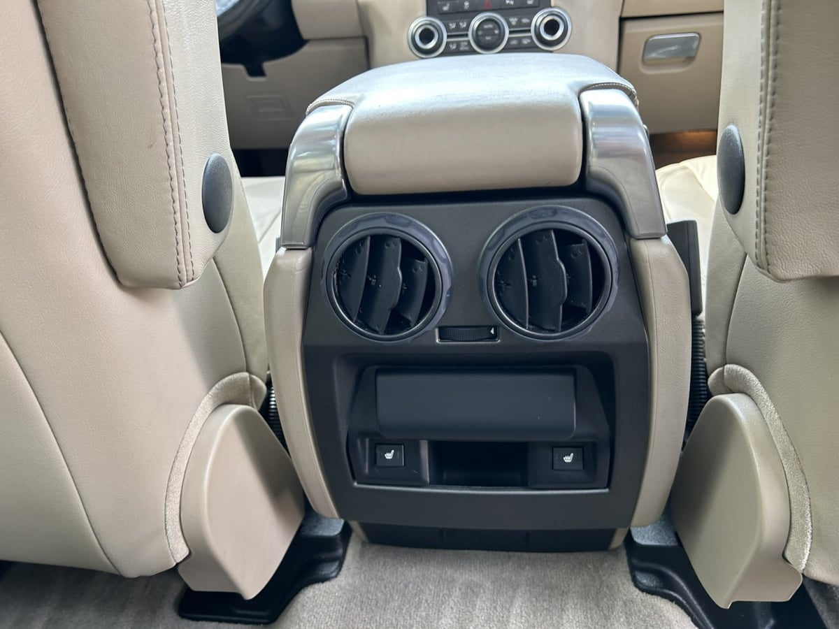 2015 Land Rover LR4 HSE LUX photo 18
