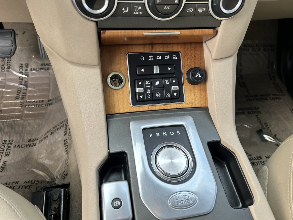 2015 Land Rover LR4 HSE LUX photo 26