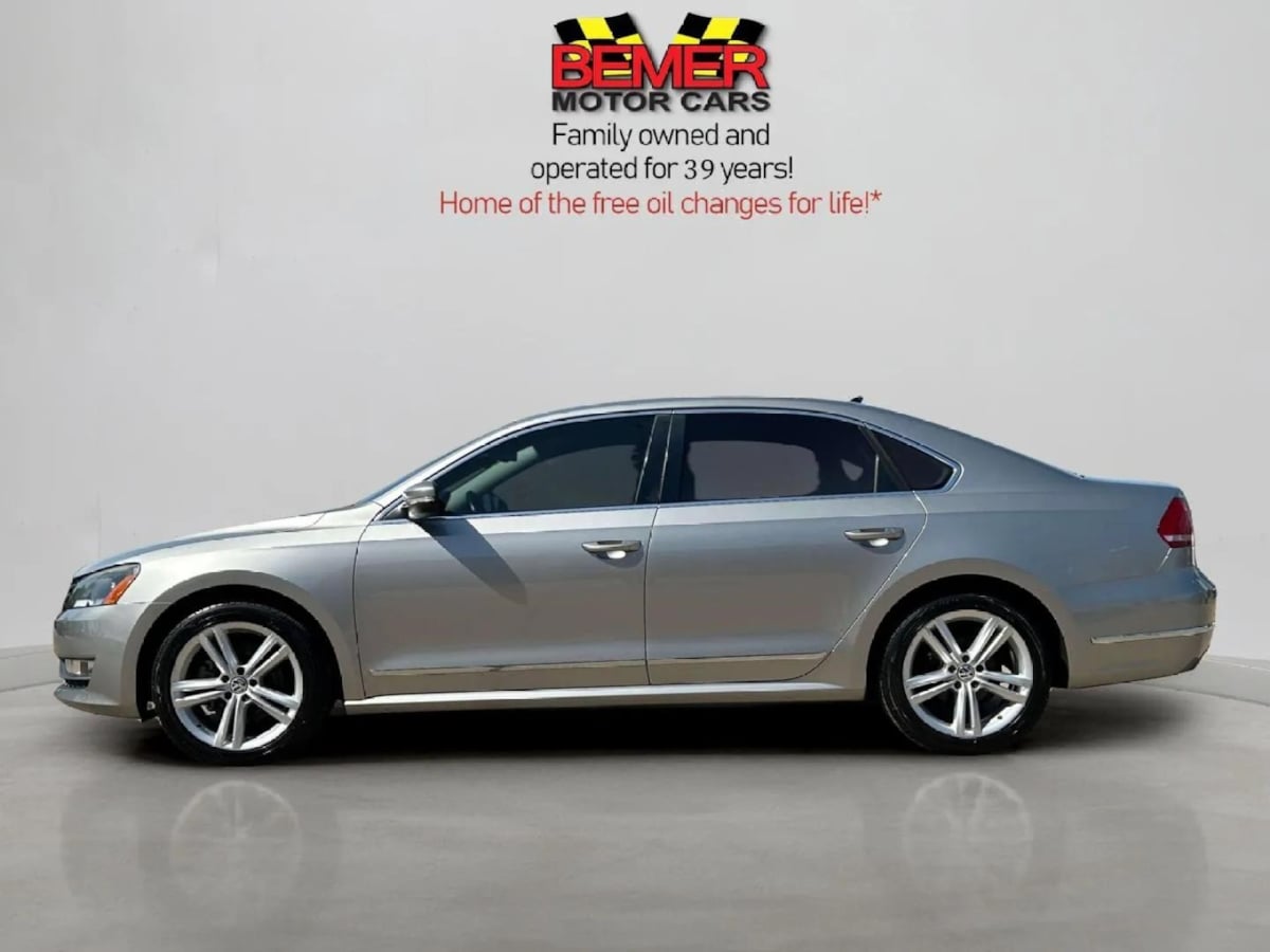 2014 Volkswagen Passat TDI SE photo 2