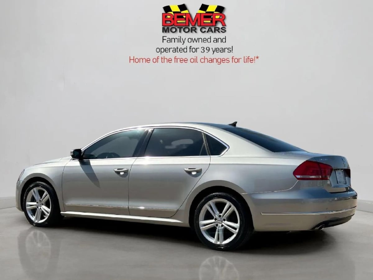 2014 Volkswagen Passat TDI SE photo 3