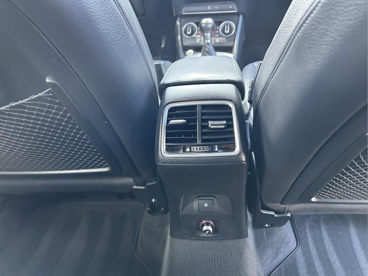 Additional photo of vehicle.