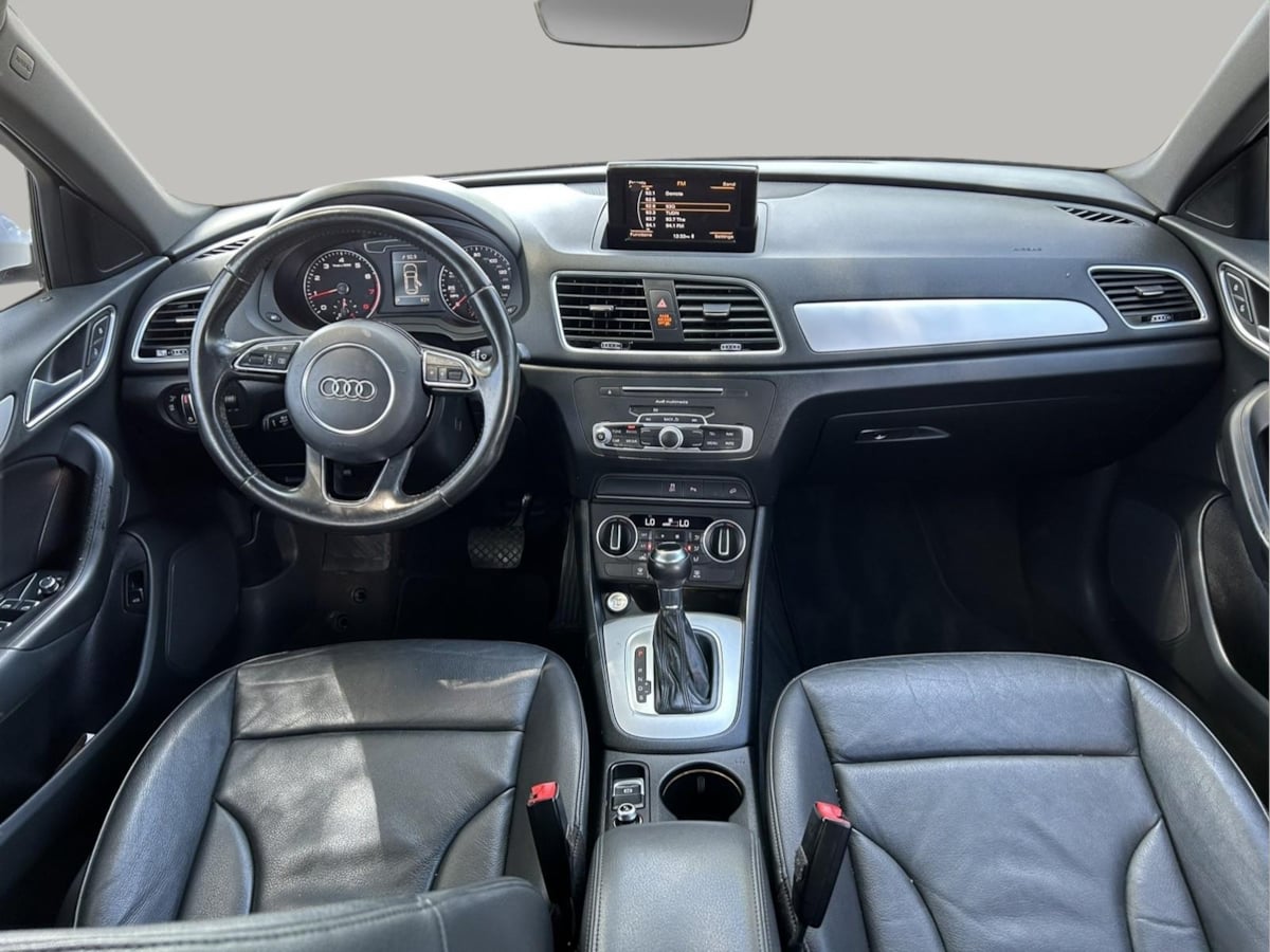 Additional photo of vehicle.