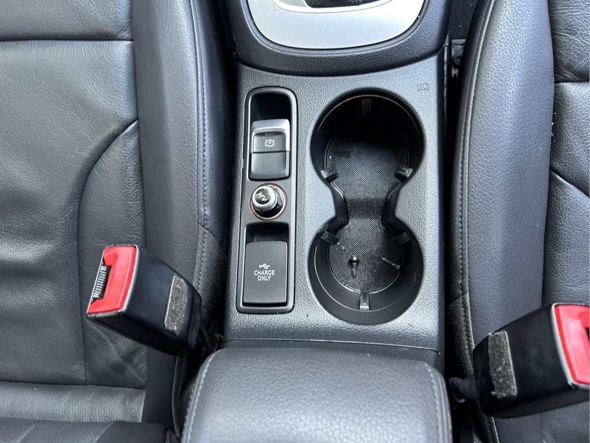 Additional photo of vehicle.