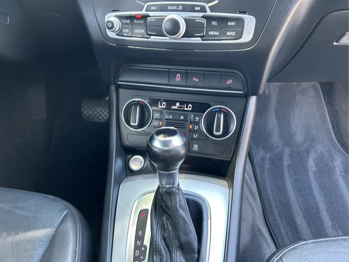 Additional photo of vehicle.