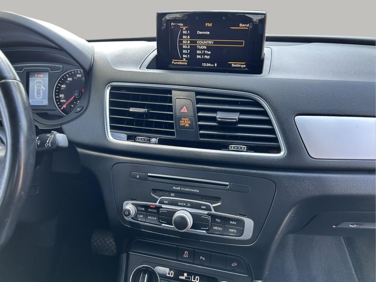 Additional photo of vehicle.