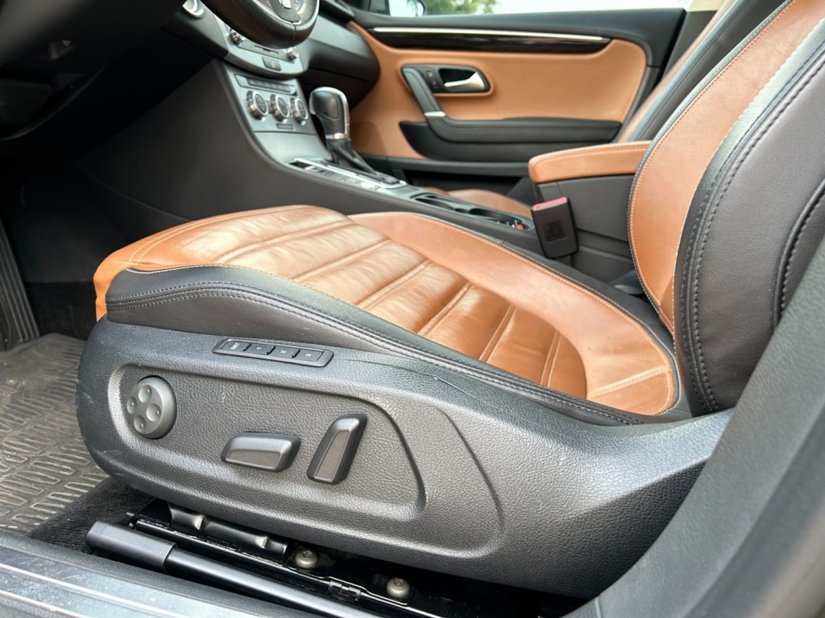 2015 Volkswagen CC Executive photo 10