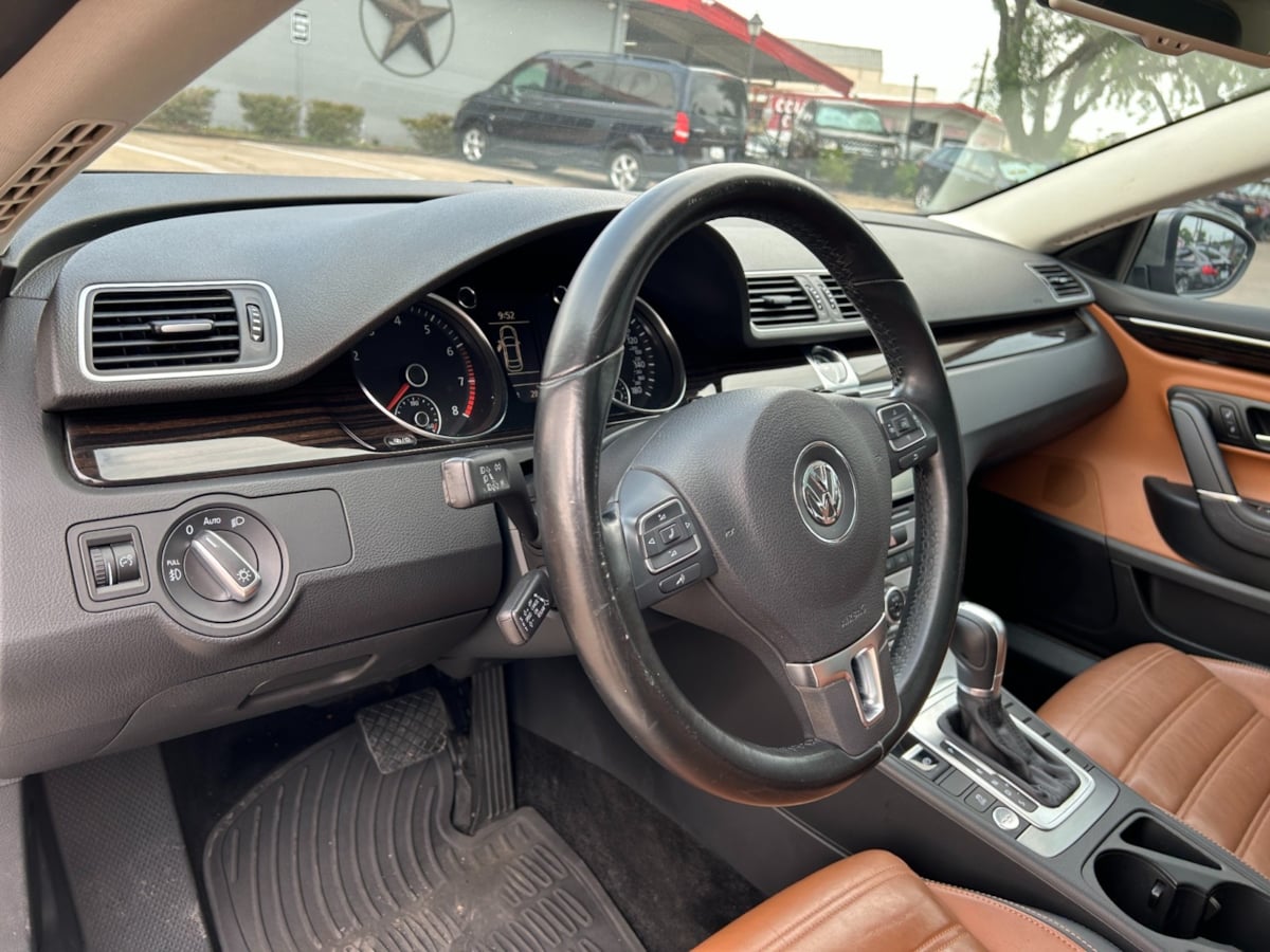 2015 Volkswagen CC Executive photo 11