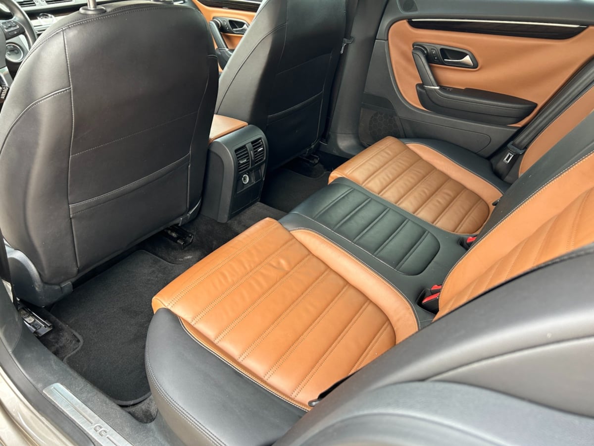 2015 Volkswagen CC Executive photo 14