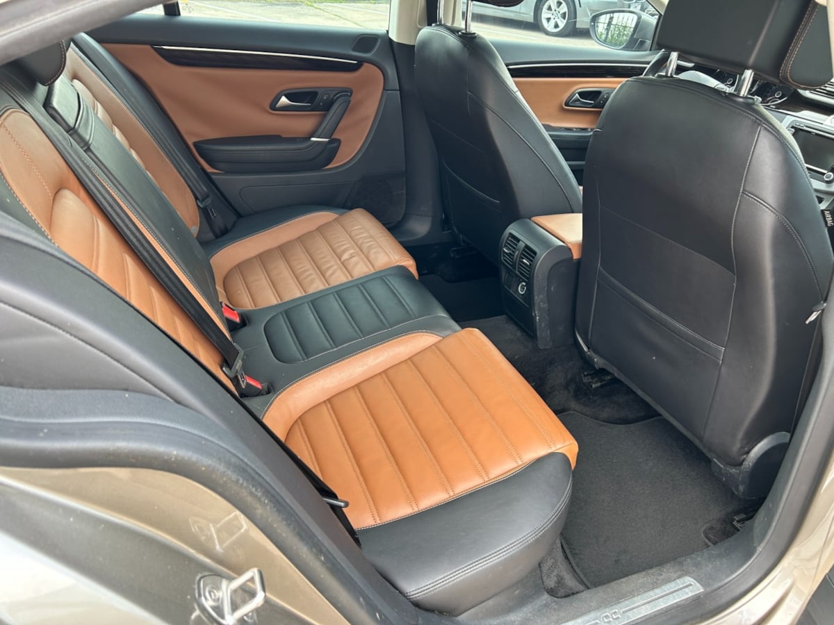 2015 Volkswagen CC Executive photo 17