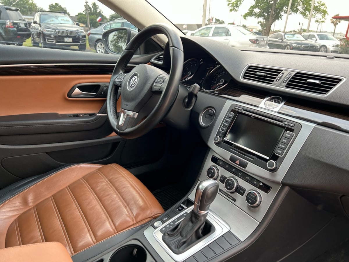 2015 Volkswagen CC Executive photo 25