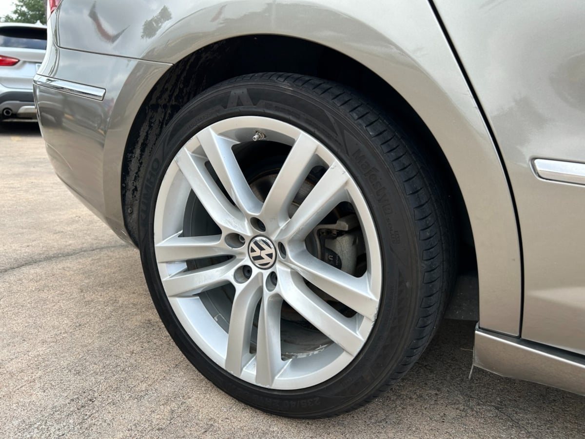 2015 Volkswagen CC Executive photo 30