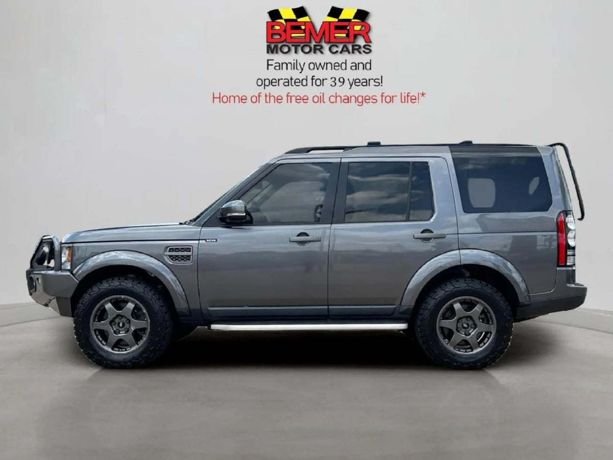 2016 Land Rover LR4 Base photo 2