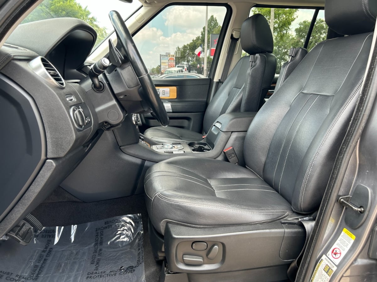 2016 Land Rover LR4 Base photo 13