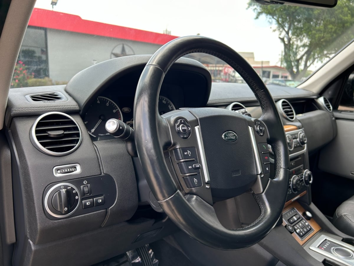 2016 Land Rover LR4 Base photo 14