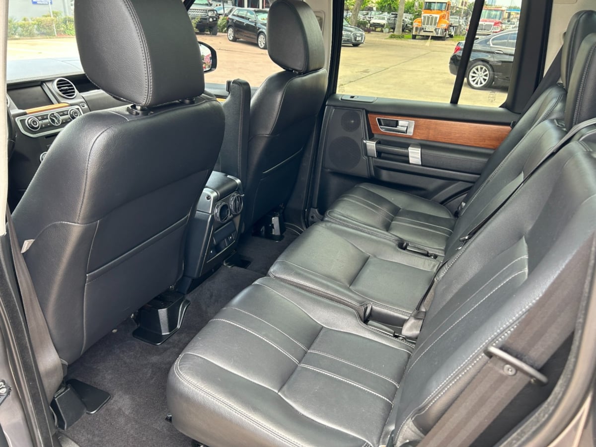 2016 Land Rover LR4 Base photo 20