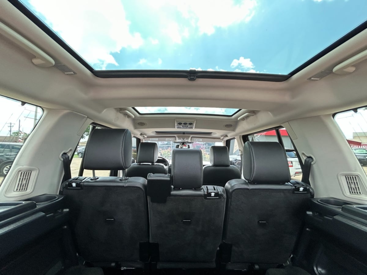2016 Land Rover LR4 Base photo 24