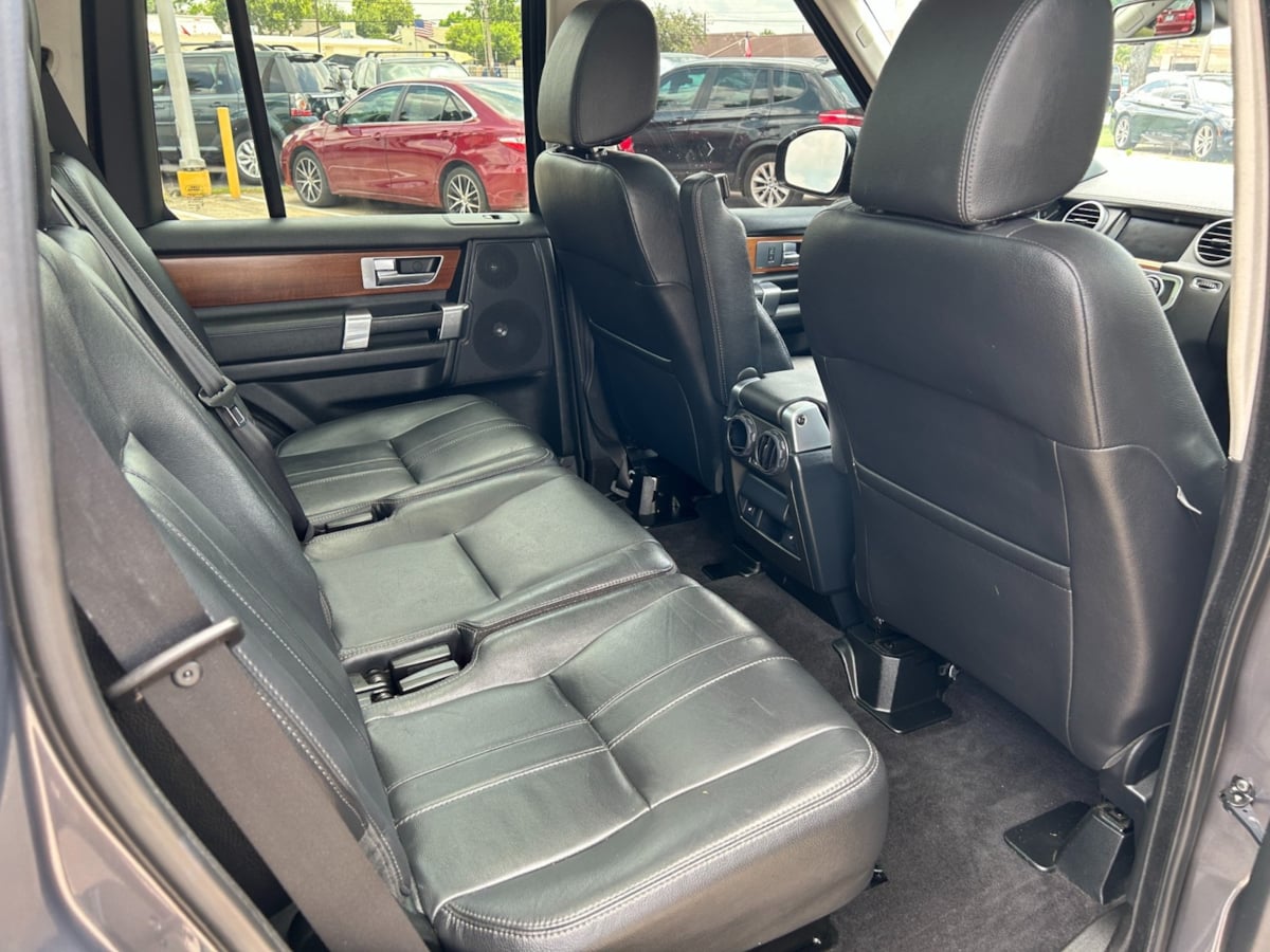 2016 Land Rover LR4 Base photo 26