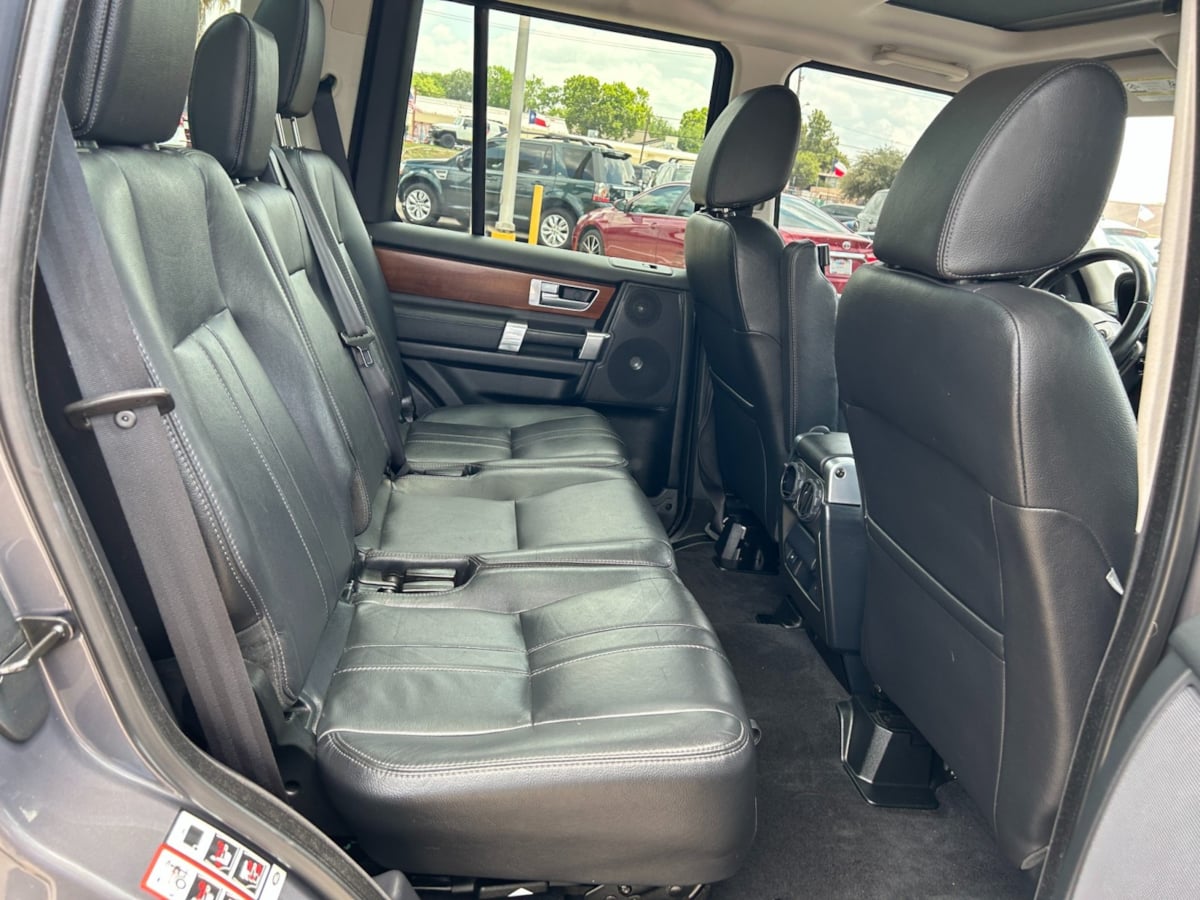 2016 Land Rover LR4 Base photo 27