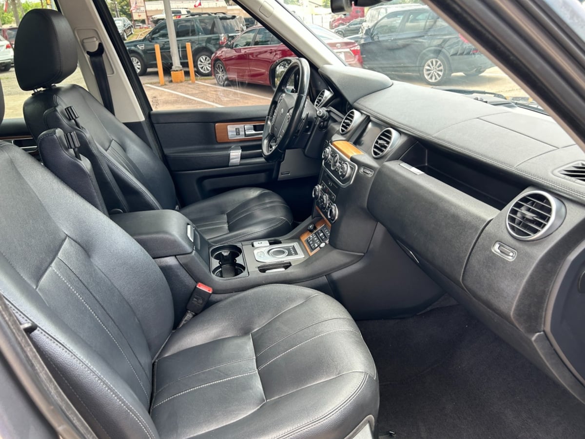 2016 Land Rover LR4 Base photo 32
