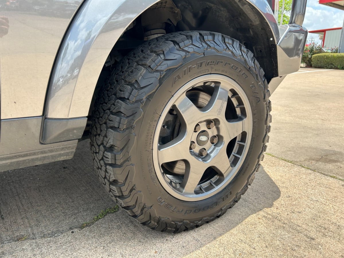 2016 Land Rover LR4 Base photo 37